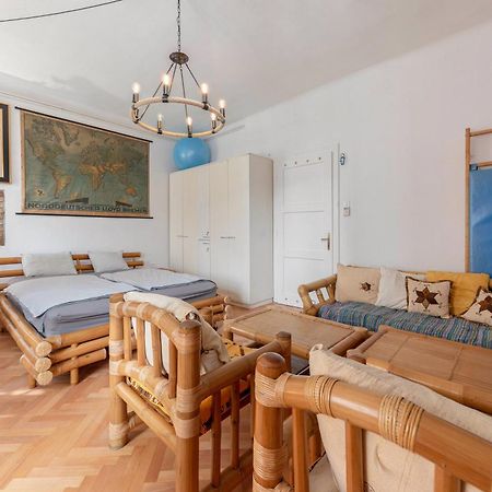 Historical Caserne Apartment Любляна Екстериор снимка