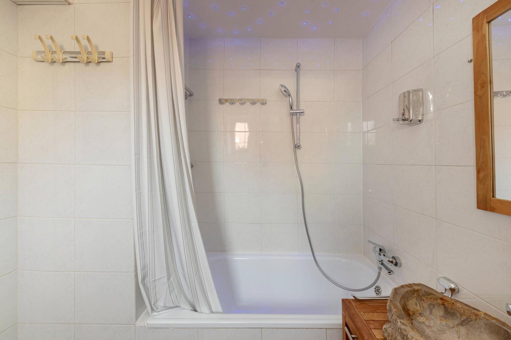 Historical Caserne Apartment Любляна Екстериор снимка