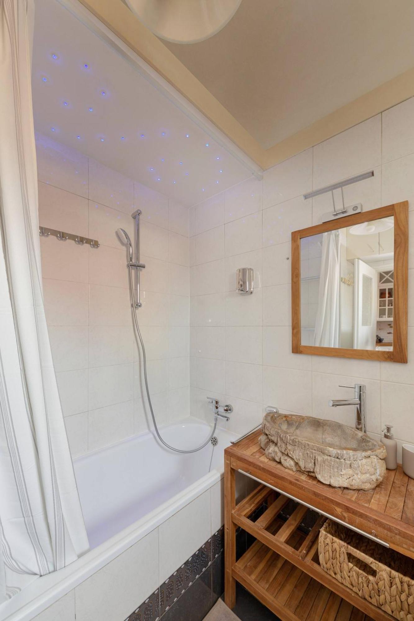 Historical Caserne Apartment Любляна Екстериор снимка