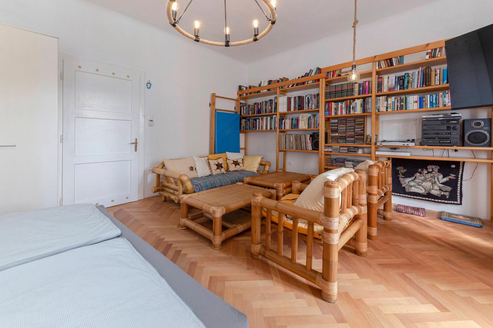 Historical Caserne Apartment Любляна Екстериор снимка
